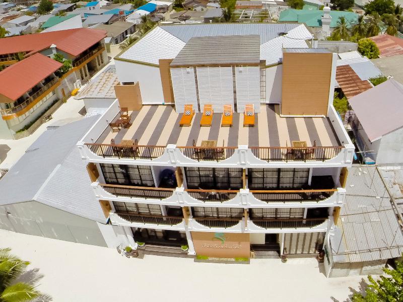 Crystal Sands Beach Hotel At Маафуши Экстерьер фото